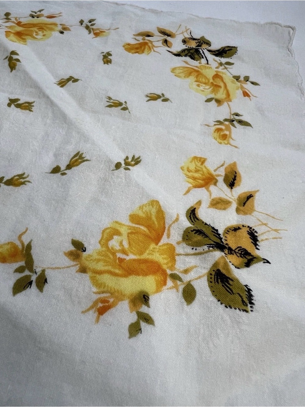 Vintage Yellow Flowers White Cotton Floral Women’s Hankerchief 11” X 11”